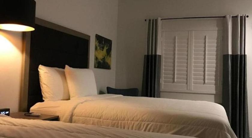 Hotel Bella Jersey Village Экстерьер фото
