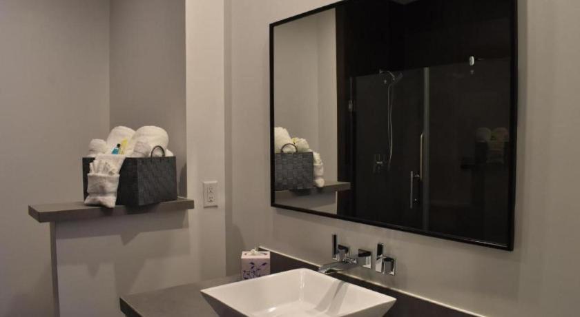 Hotel Bella Jersey Village Экстерьер фото
