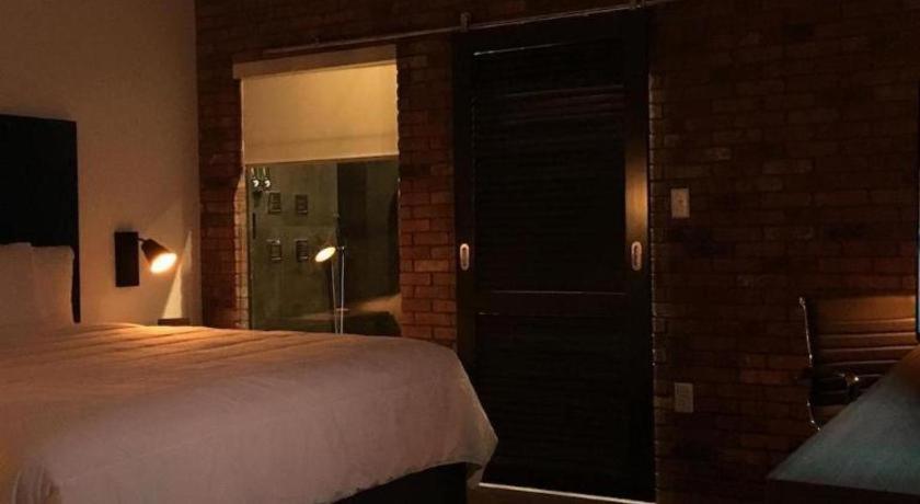 Hotel Bella Jersey Village Экстерьер фото